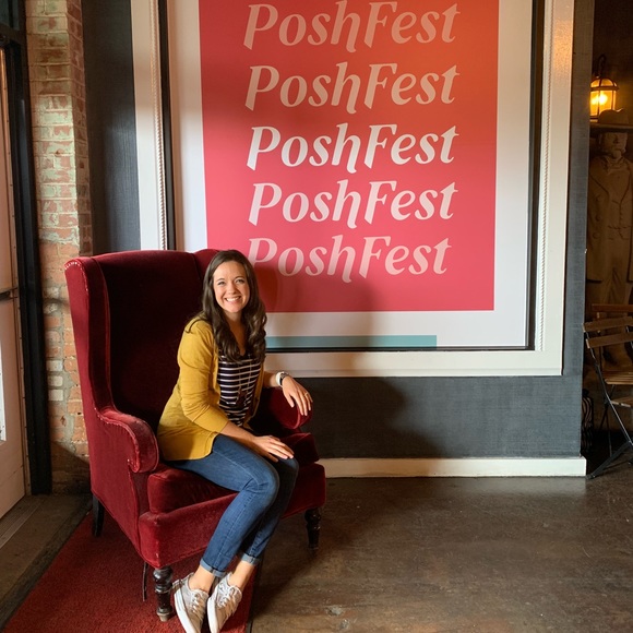 Meet your Posher, Emily - Picture 2 of 8